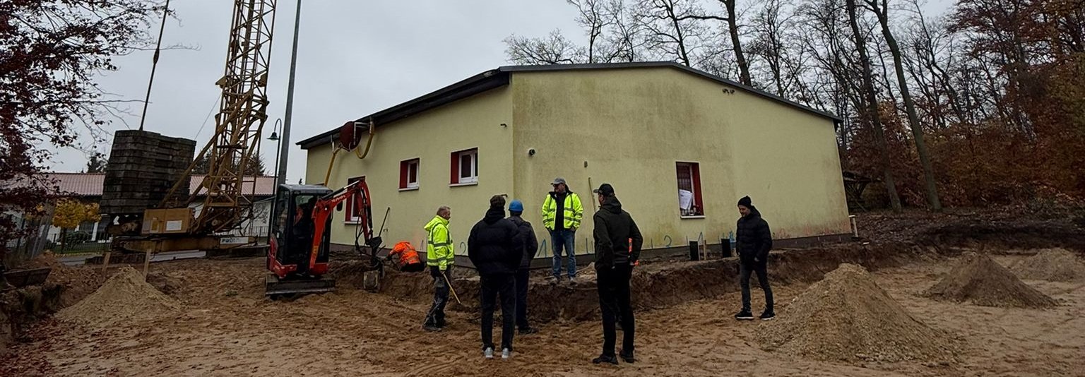 Du betrachtest gerade Die Bauarbeiten am neuen Anbau haben begonnen!
